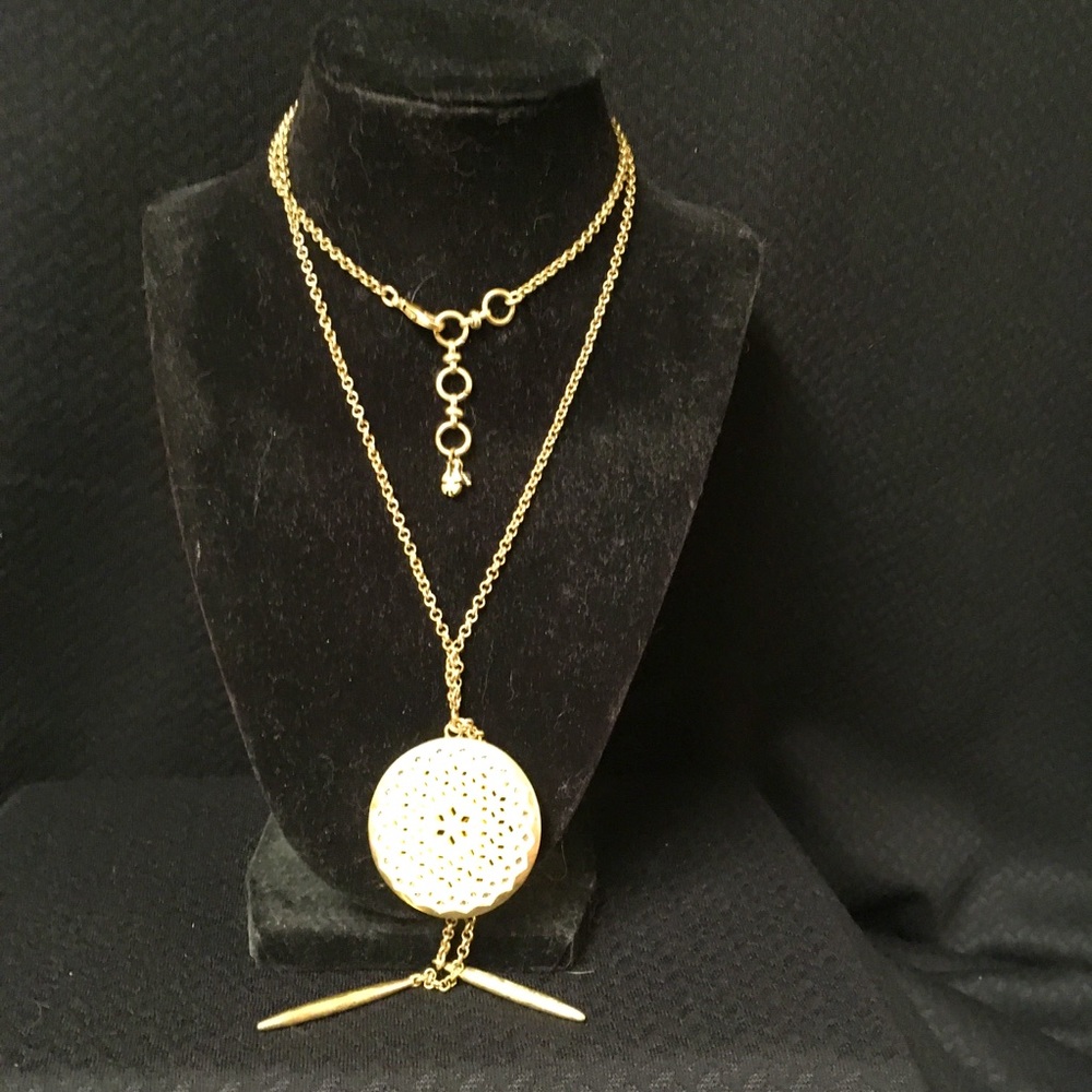 Lucky Brand 16 inch chain pendant/ gold and ivory